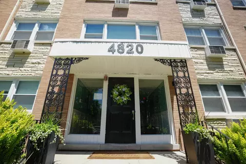 4820 W Conrad St #106, Skokie, IL 60077