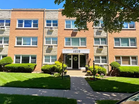4820 W Conrad St #106, Skokie, IL 60077