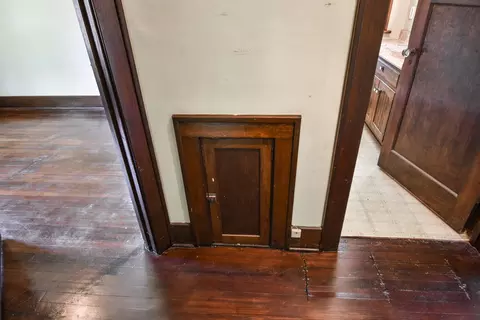 Entry Way - 620 Mason St, Chenoa, IL 61726 photo 7 of 9