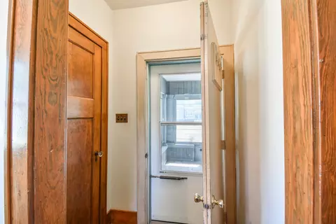 Entry Way - 620 Mason St, Chenoa, IL 61726 photo 4 of 9