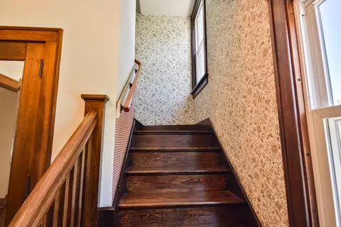 Entry Way - 620 Mason St, Chenoa, IL 61726 photo 5 of 9