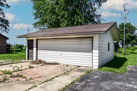 Exterior - 620 Mason St, Chenoa, IL 61726 photo 4 of 9