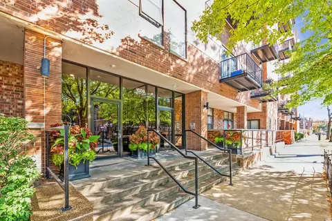 1000 E 53rd St #302, Chicago, IL 60615