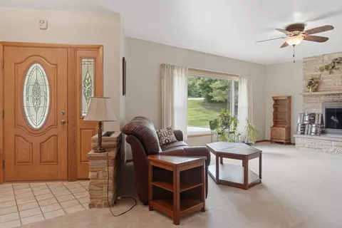 Entry Way - 1952 Larod Dr, Dixon, IL 61021 photo 1 of 2