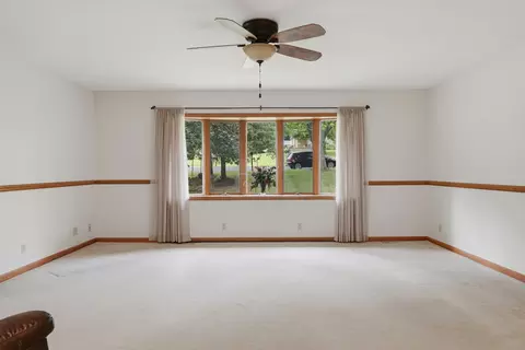 Living - 1952 Larod Dr, Dixon, IL 61021 photo 4 of 5
