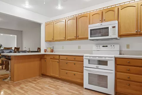 Kitchen - 1952 Larod Dr, Dixon, IL 61021 photo 3 of 4