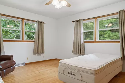 Bedroom - 1952 Larod Dr, Dixon, IL 61021 photo 2 of 5