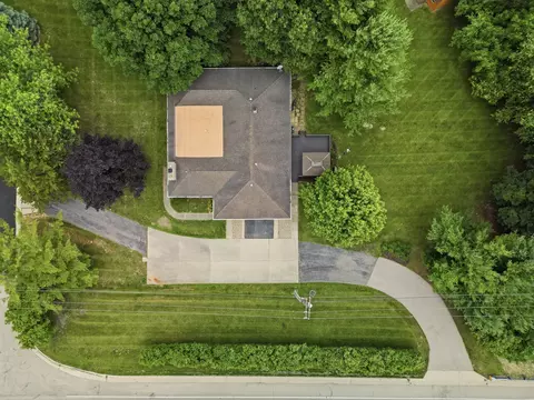 View/Area - 1952 Larod Dr, Dixon, IL 61021 photo 1 of 3