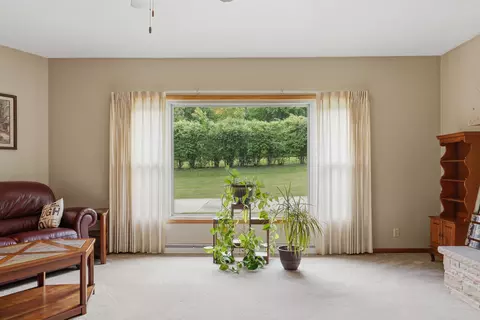 Living - 1952 Larod Dr, Dixon, IL 61021 photo 2 of 5