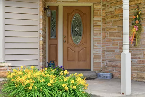 Entry Way - 1952 Larod Dr, Dixon, IL 61021 photo 2 of 2