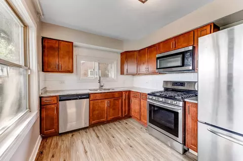Kitchen - 2859 Stafford Dr, Markham, IL 60428 photo 2 of 2