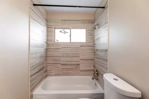 Bath - 2859 Stafford Dr, Markham, IL 60428 photo 2 of 2