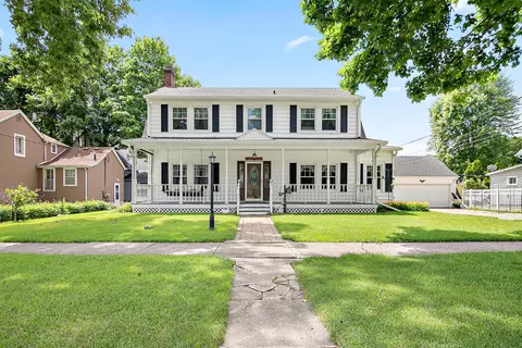 311 W 2nd St, Momence, IL 60954
