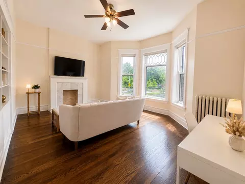 1359 E 57th St #1, Chicago, IL 60637 photo 3