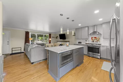 Kitchen - 963 Hyacynth Ln, Bartlett, IL 60103 photo 4 of 4