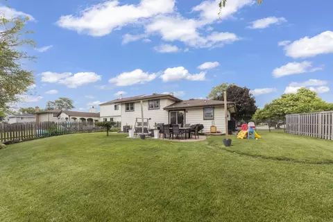 Exterior - 963 Hyacynth Ln, Bartlett, IL 60103 photo 3 of 4
