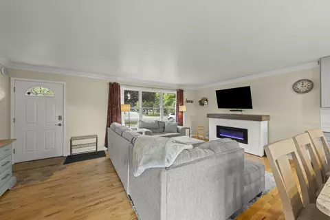 Living - 963 Hyacynth Ln, Bartlett, IL 60103 photo 1 of 3
