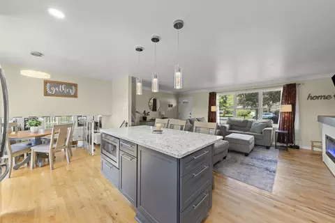 Kitchen - 963 Hyacynth Ln, Bartlett, IL 60103 photo 3 of 4