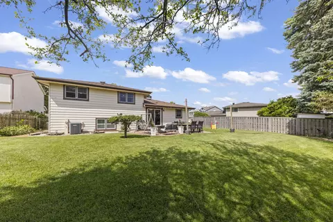 Exterior - 963 Hyacynth Ln, Bartlett, IL 60103 photo 4 of 4