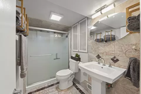 Bath - 963 Hyacynth Ln, Bartlett, IL 60103 photo 2 of 2