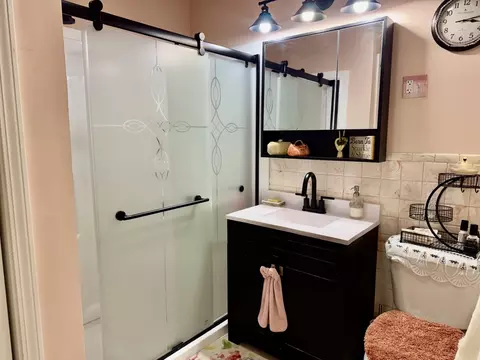 Bath - 2329 12th St, Peru, IL 61354 photo 1 of 1
