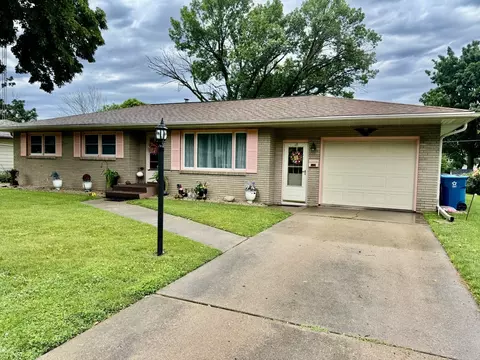 2329 12th St, Peru, IL 61354