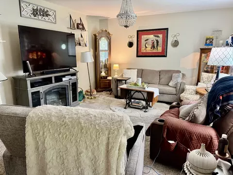 Living - 2329 12th St, Peru, IL 61354 photo 1 of 1