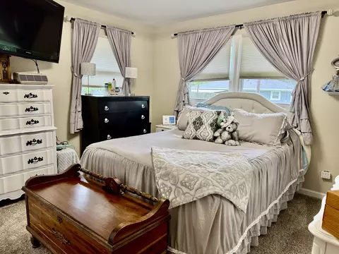 Bedroom - 2329 12th St, Peru, IL 61354 photo 1 of 2