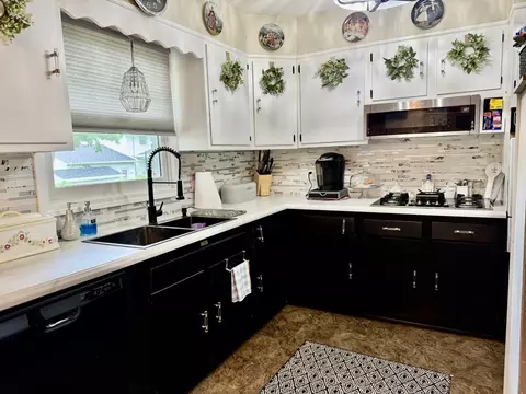 Kitchen - 2329 12th St, Peru, IL 61354 photo 4 of 5