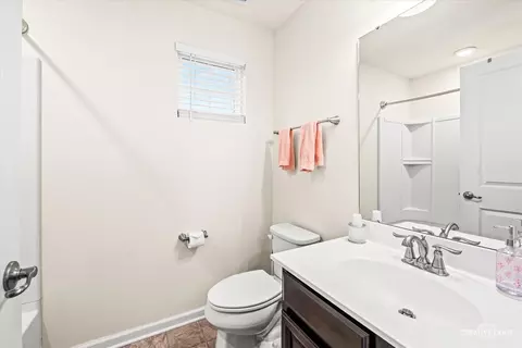 Bath - 12923 Cypress Ln, Plainfield, IL 60585 photo 2 of 5