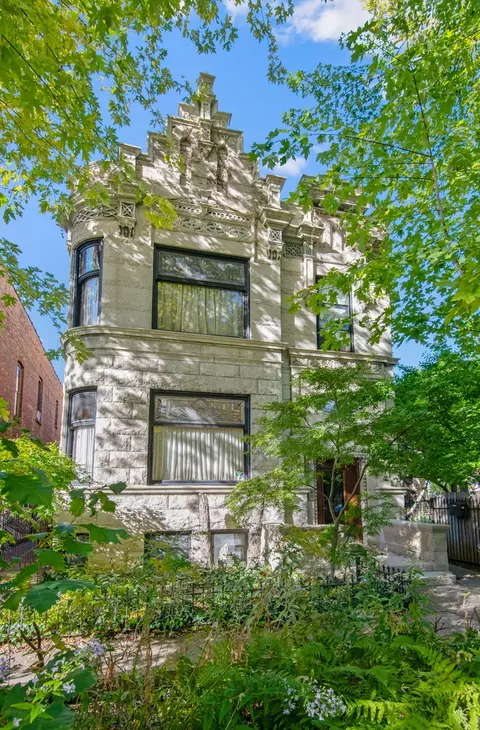 1646 N Leavitt St, Chicago, IL 60647