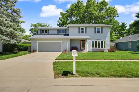 2510 Southmoor Dr, Champaign, IL 61821