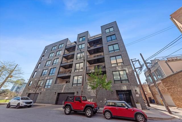 650 N Morgan St #404, Chicago, IL 60642