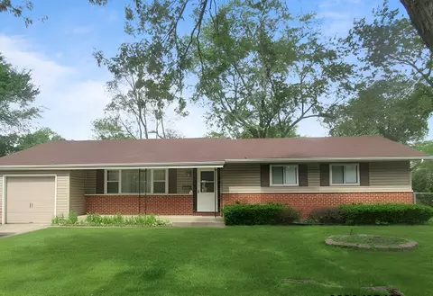 150 N Cady Dr, Palatine, IL 60074