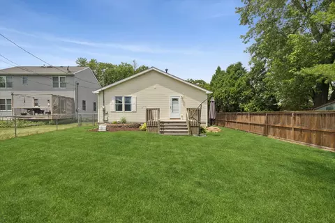 Exterior - 10116 Lund Ave, Algonquin, IL 60102 photo 4 of 6
