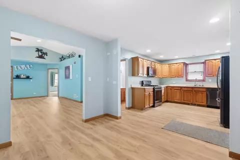 Entry Way - 10116 Lund Ave, Algonquin, IL 60102 photo 1 of 2