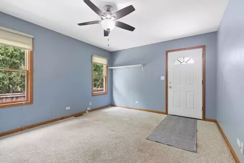 Living - 10116 Lund Ave, Algonquin, IL 60102 photo 5 of 5