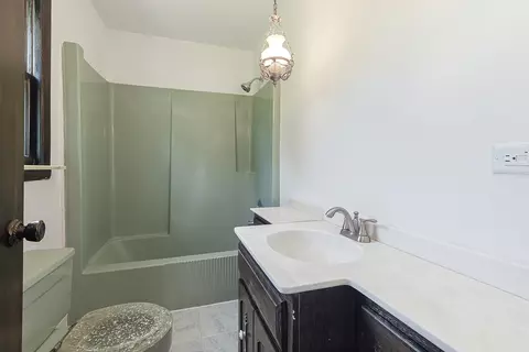 Bath - 27412 S Kuersten Rd, Monee, IL 60449 photo 1 of 2