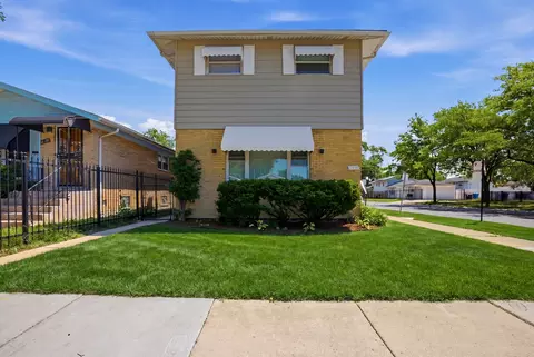 Exterior - 11659 S Ada St, Chicago, IL 60643 photo 2 of 5
