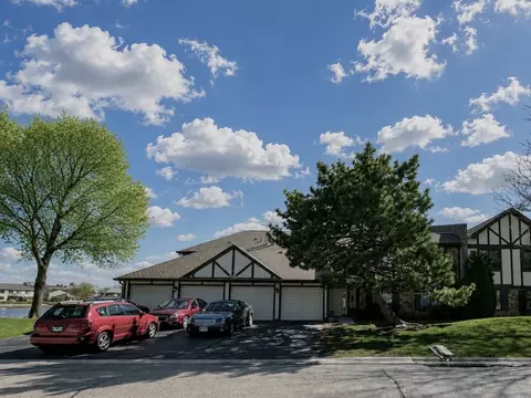 1956 N Hidden Creek Cir #3, Palatine, IL 60074