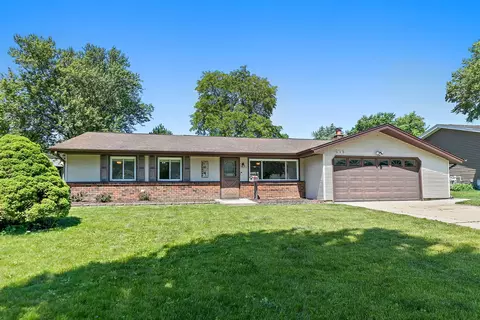 616 Clover Ln, Schaumburg, IL 60193
