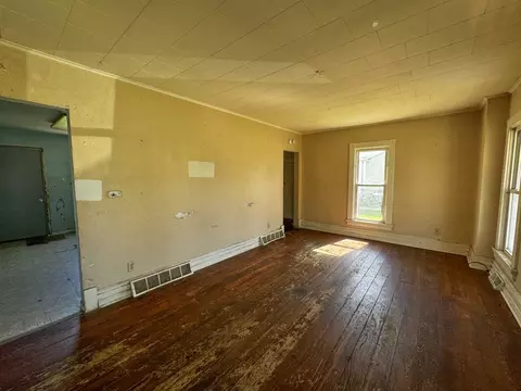 302 E Prospect St, Kewanee, IL 61443 photo 8