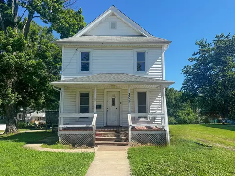 302 E Prospect St, Kewanee, IL 61443 photo 2