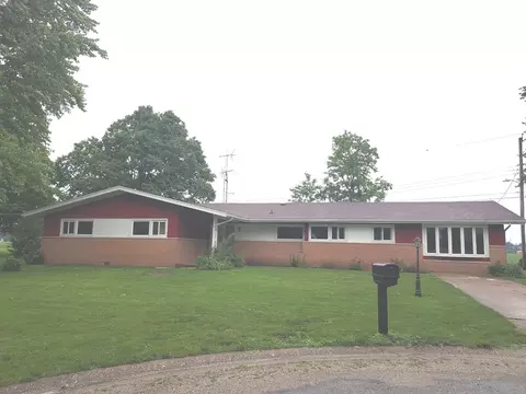 34 Walnut Cir, Tuscola, IL 61953