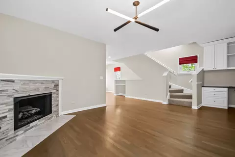 Living - 1815 Crain St, Evanston, IL 60202 photo 3 of 4