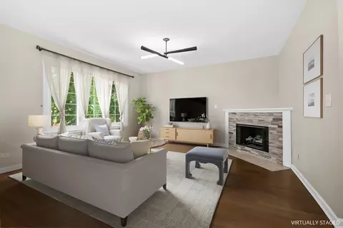 Living - 1815 Crain St, Evanston, IL 60202 photo 1 of 4