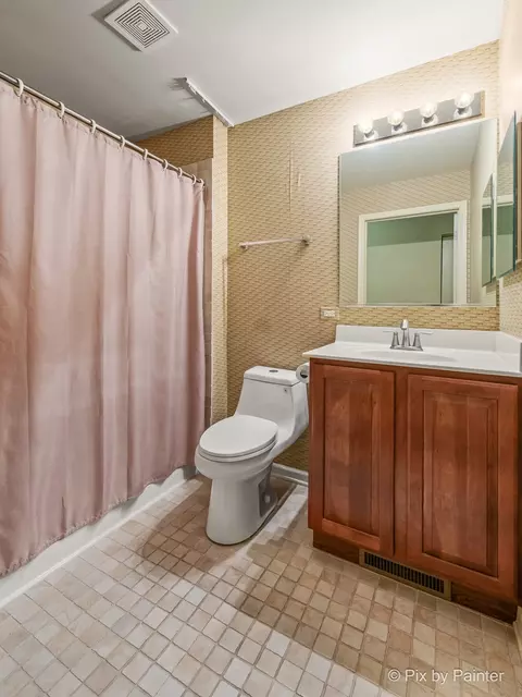 Bath - 1028 Draper Rd, Mchenry, IL 60050 photo 3 of 3
