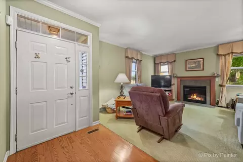 Entry Way - 1028 Draper Rd, Mchenry, IL 60050 photo 1 of 1