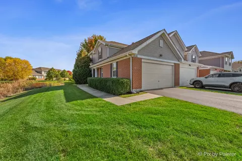 1028 Draper Rd, Mchenry, IL 60050