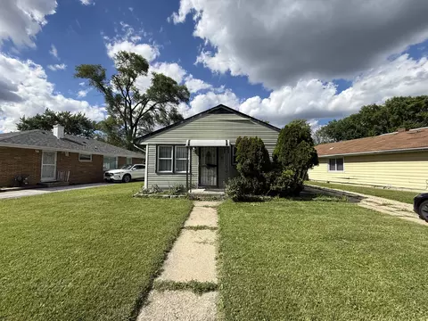 63 W 141st St, Dixmoor, IL 60426